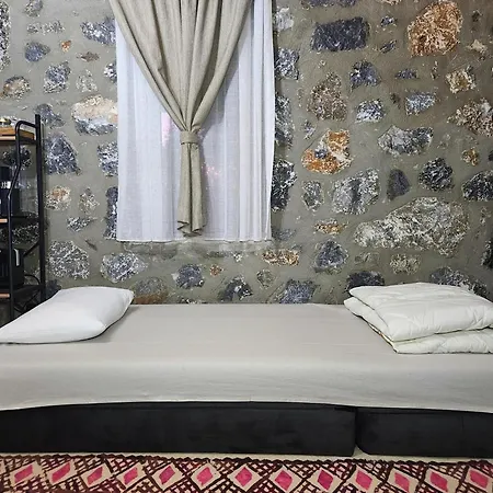 Eleia - Olive Garden & Stone House Apartament