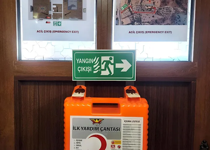 Eleia - Olive Garden & Stone House דירה *